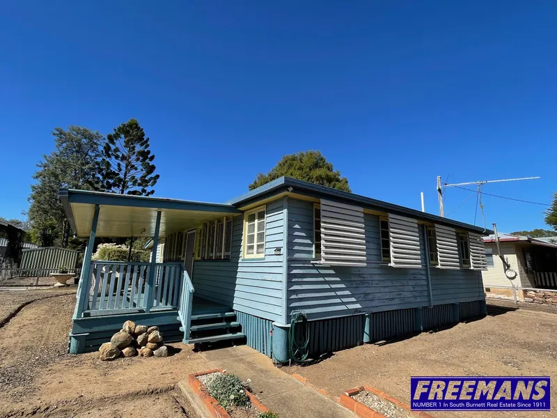 2 BED + STUDY = OLD WORLD CHARM WITH MODERN FIXTURES