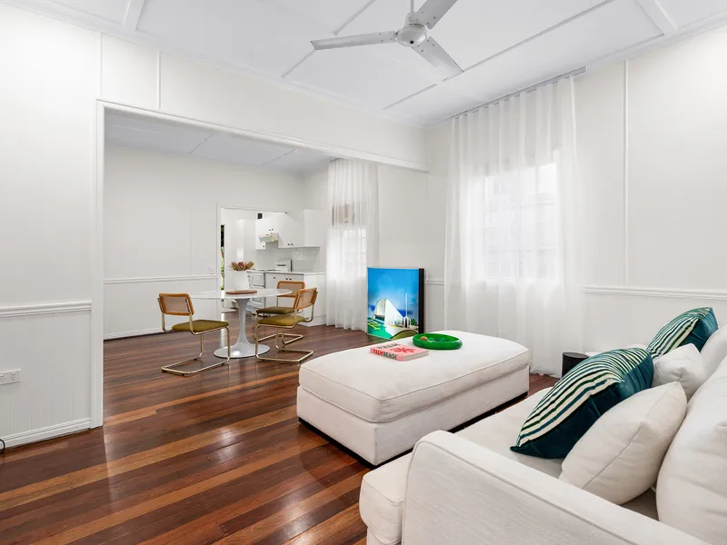 LOVELY TWO BEDROOM HOUSE SITUATED IN THE HEART OF KELVIN GROVE!