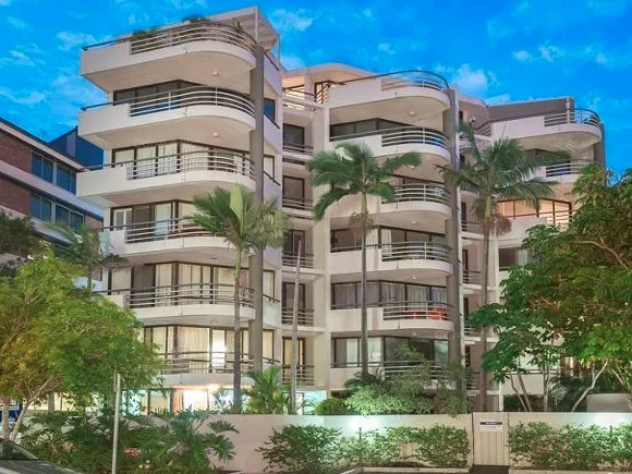 Beautifully Renovated Inner City Pad