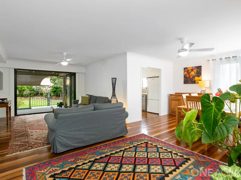 Genuine Dual-living on 819m2 block, superbly renovated