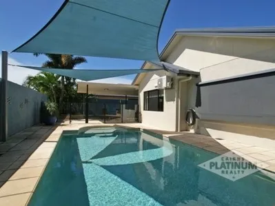 Stylish Home with Pool in Smithfield Village