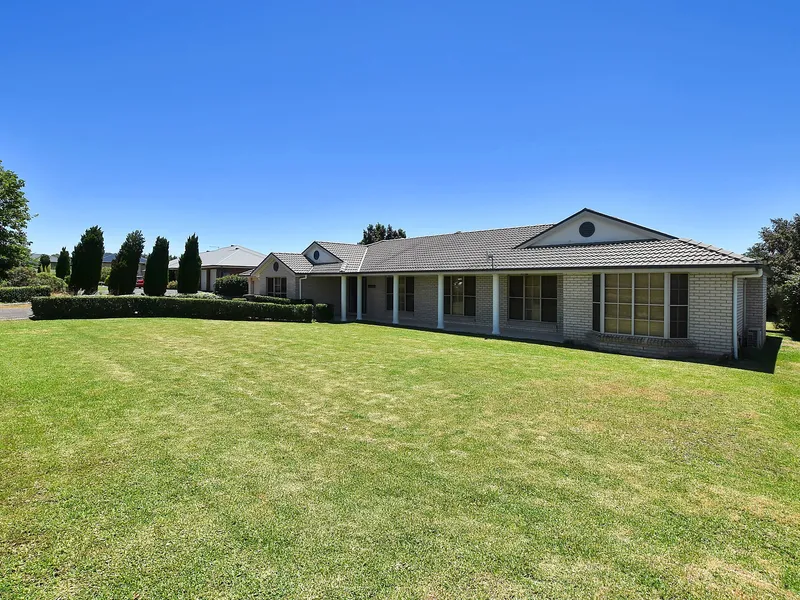 Large family home on over 2000sqm with outstanding infrastructure 