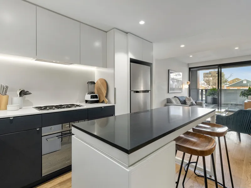 Trendy Inner City Lifestyle with Private Terrace. Luxurious.