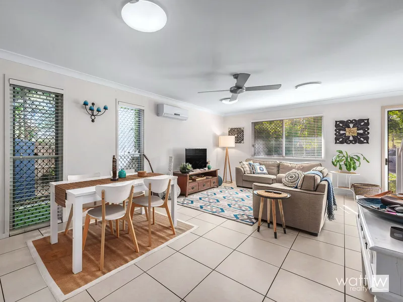 Townhouse with Privacy + Position!