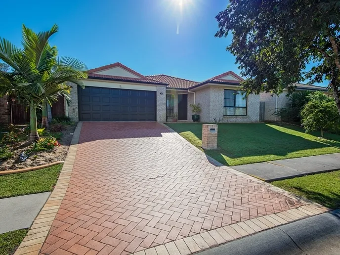 Sought-After in Sandstone! 