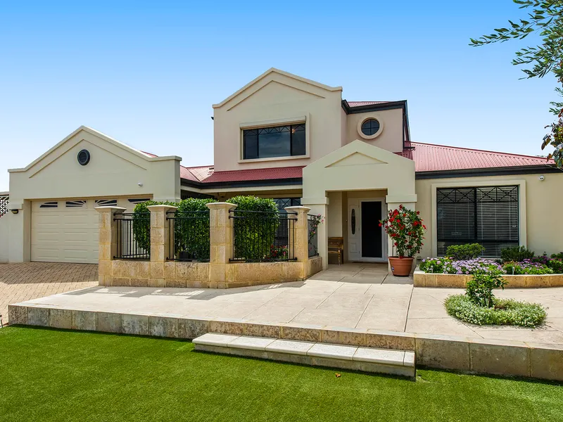 DRESS CIRCLE LOCATION