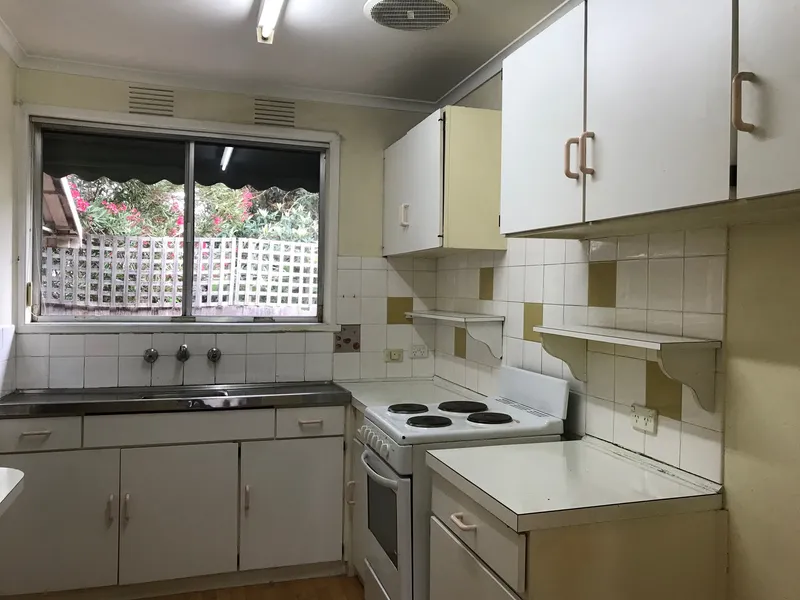 TWO BEDROOM UNIT IN CENTRAL MORDIALLOC