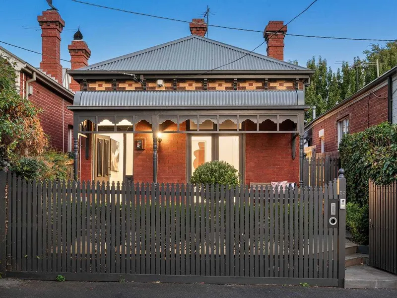 Period-Style, Contemporary Class in Coveted Armadale Pocket