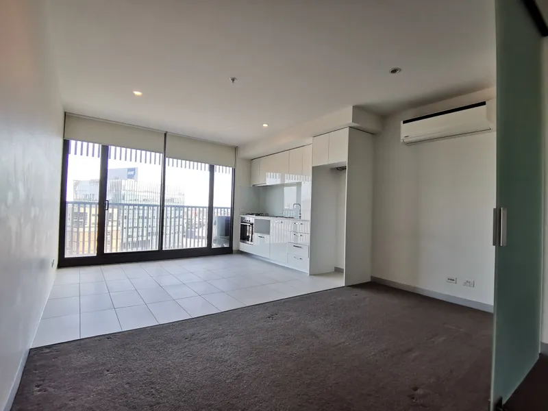 Market view 1 BEDROOM APARTMENT!!!