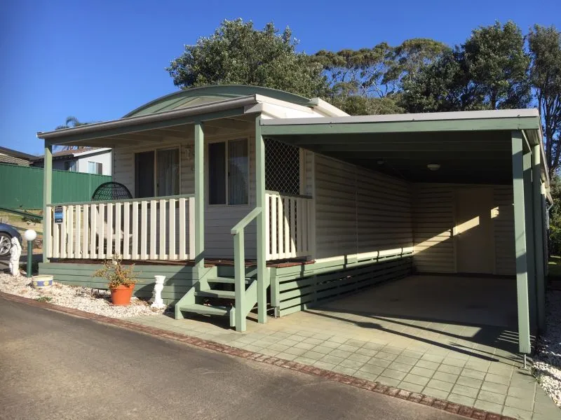 This cute two bedroom Seabreeze Village home is waiting for you