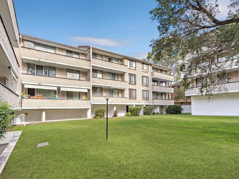 Bright and Breezy With Central Convenience