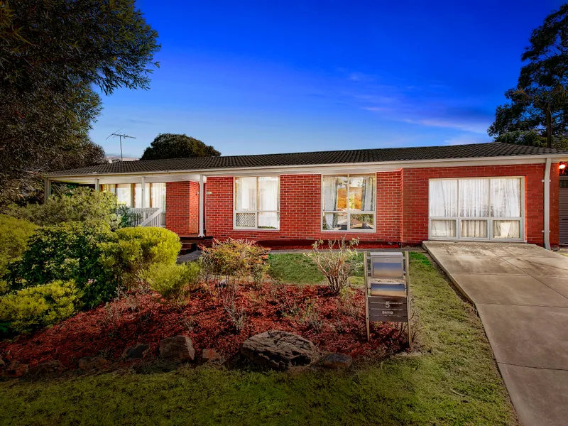 Peaceful family home on corner allotment  