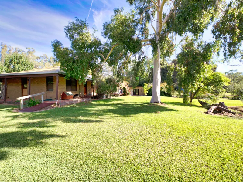 'WayFord' 2.75 acre of Idyllic Settings and Meandering Creek
