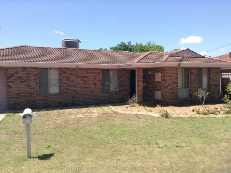 NEAT BAYSIDE LIVING IN SAFETY BAY