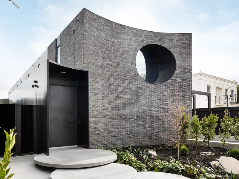 MODERN MASTERPIECE BY AWARD WINING ARCHITECT