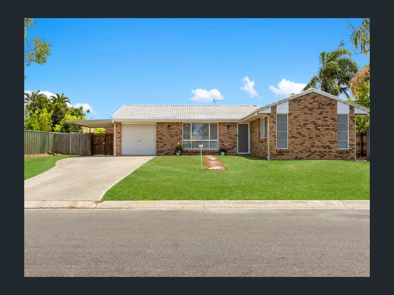 FAMILY HOME IN VARSITY LAKES