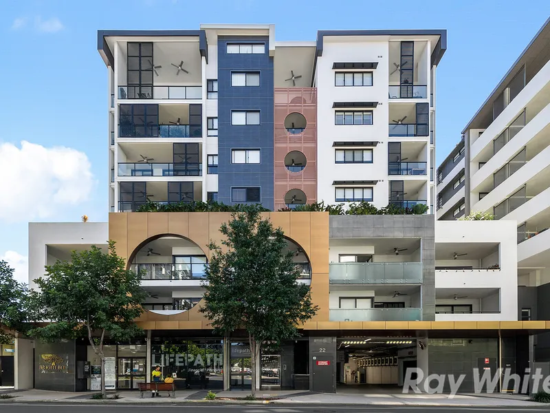 Sophisticated, Stylish Apartment in the Heart of Nundah