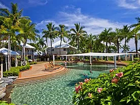 Fully Furnished Beachfront 3 Bedroom Apartment in Trinity Beach