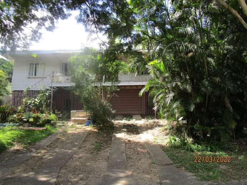 RED HILL DUPLEX 2 BED 1 BATH 2 CAR GREAT LOCATION CLOSE SHOPS TRANSPORT