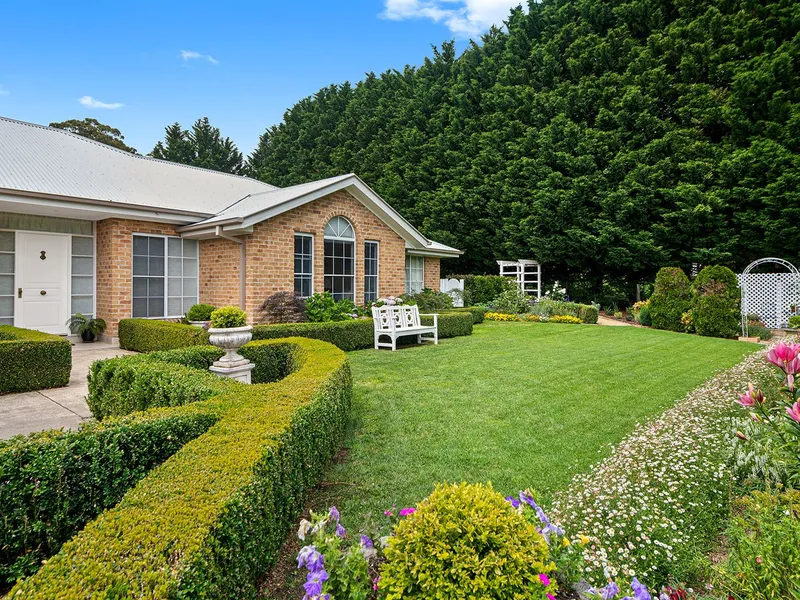 Quality Home in Stunning Garden Setting