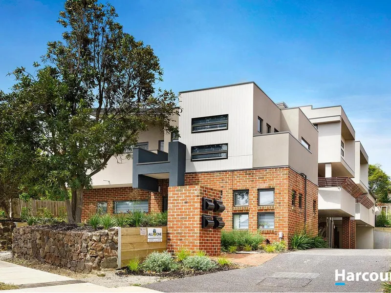 Beautifully Situated Townhouse