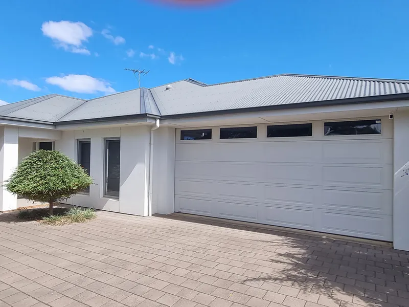 SPACIOUS HOME IN NEAR CITY LOCATION