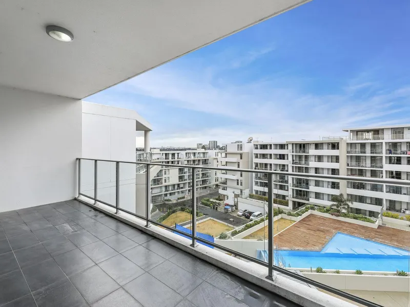 Stunning Penthouse in Resort style Complex!!!