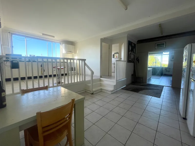 Oversized & Light Filled Freshwater Apartment