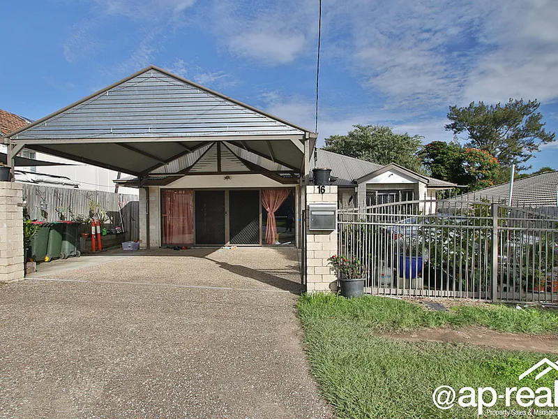 FAMILY SIZED HOME WITH AN ABUNDANCE OF RENTAL OPTIONS