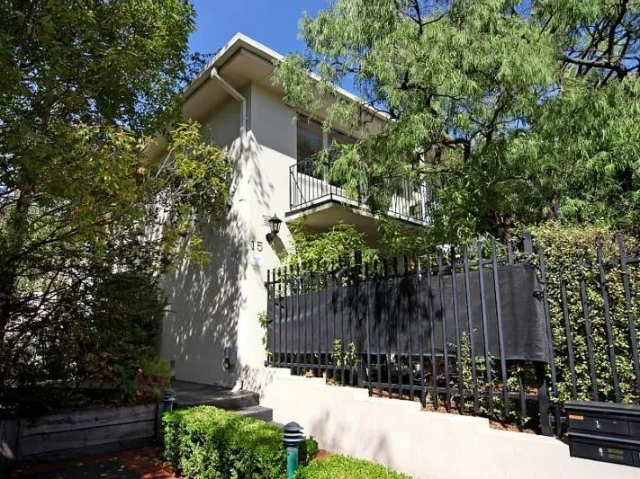 Updated, elevated apartment in beautiful tree-lined Armadale Street