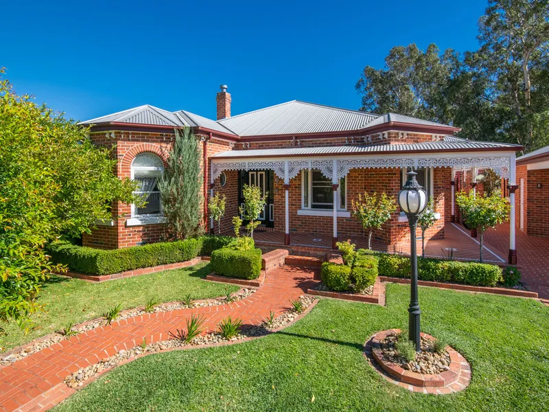 Exquisite Family Home, Reviving Victorian Elegance