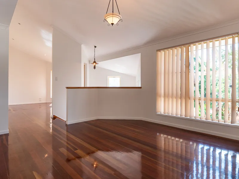 Short stroll to Town