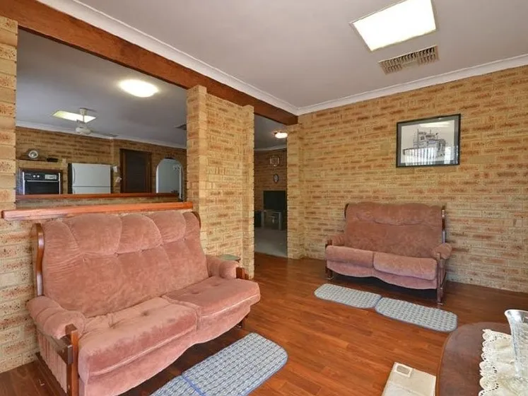 Spacious 4 X 2 on Quiet Street
