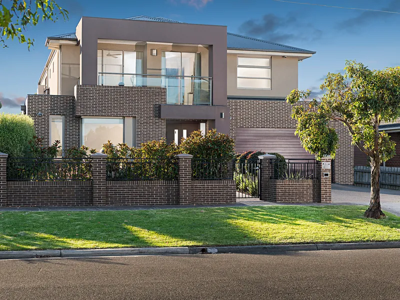 A Family Sanctuary of Indoor/Outdoor Excellence