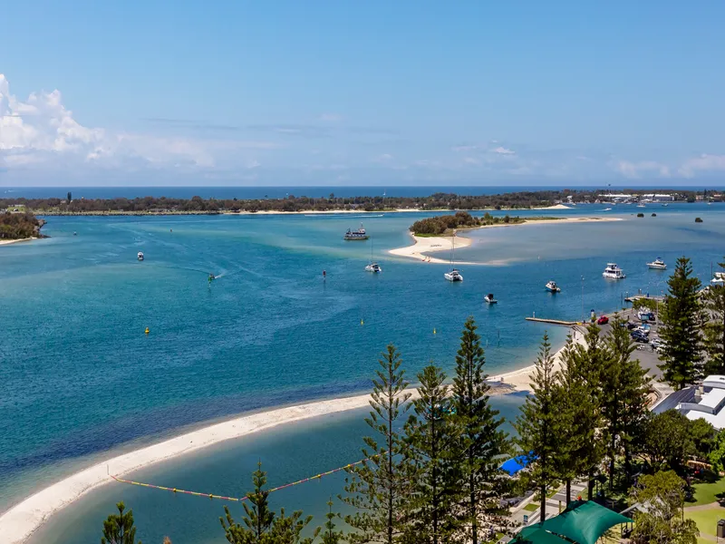 372 Marine Parade Labrador