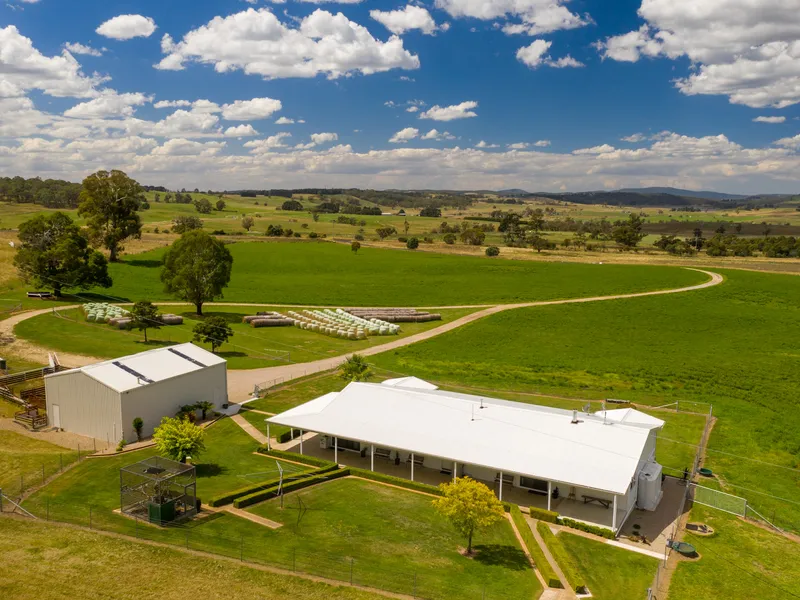 'SNOWGUM' - ESCAPE TO THIS IDYLLIC COUNTRY RETREAT