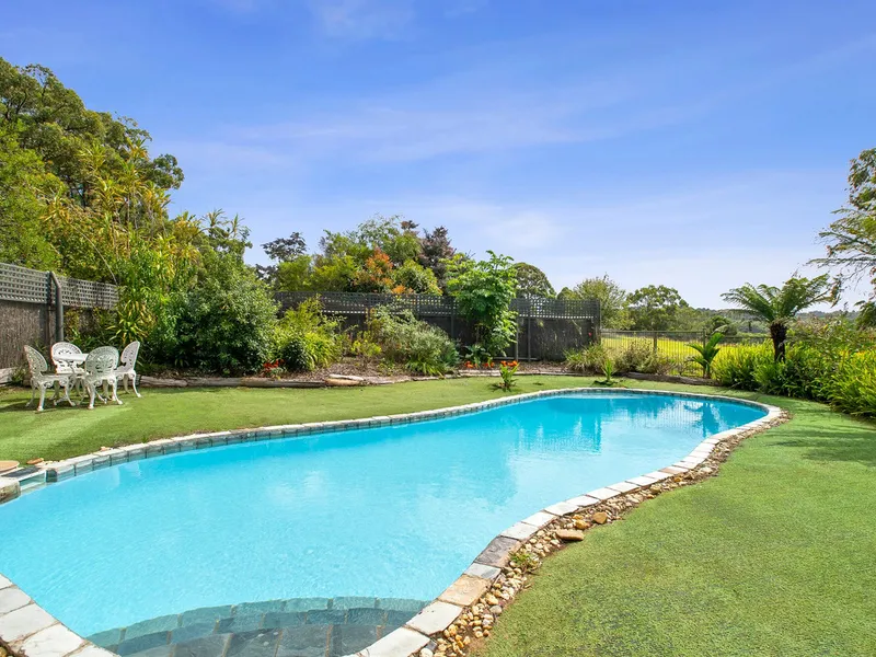 Rural Family Home with Pool and Stunning Views