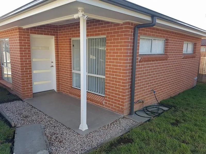 THREE BEDROOMS GRANNY FLAT