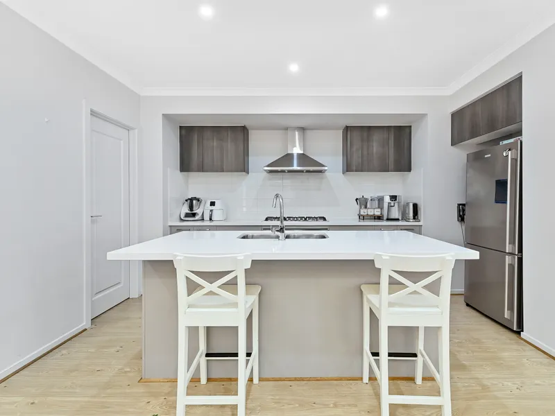 **VENDOR IS KEEN FOR A SALE IN THE NEXT 2 WEEKS** QUALITY FAMILY FRIENDLY FIND WITH ALL OF THE BELLS & WHISTLES!