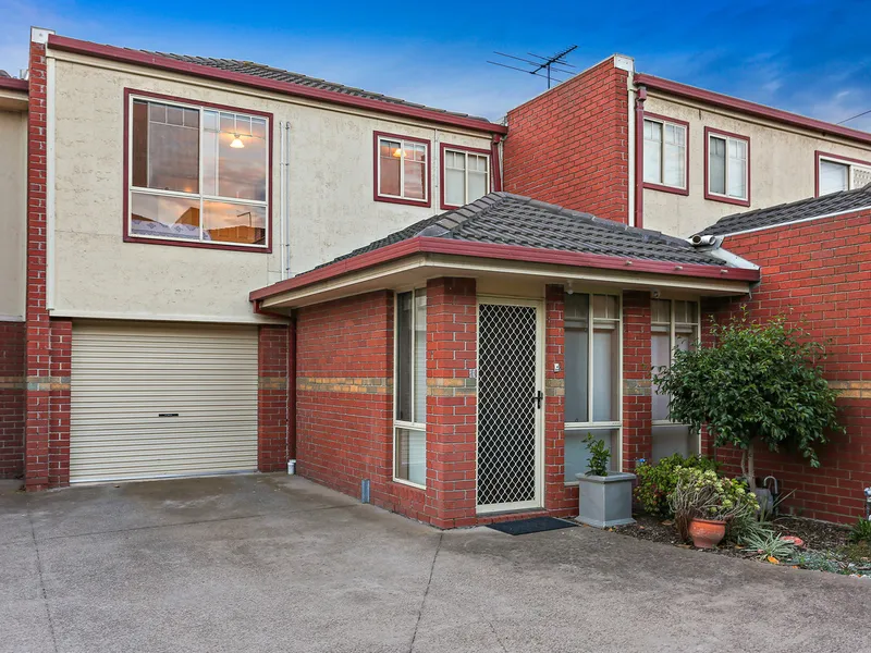 Spacious Townhouse in a Handy Location!!