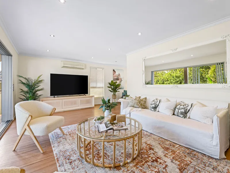 Gorgeous coastal home walking distance to the beach!