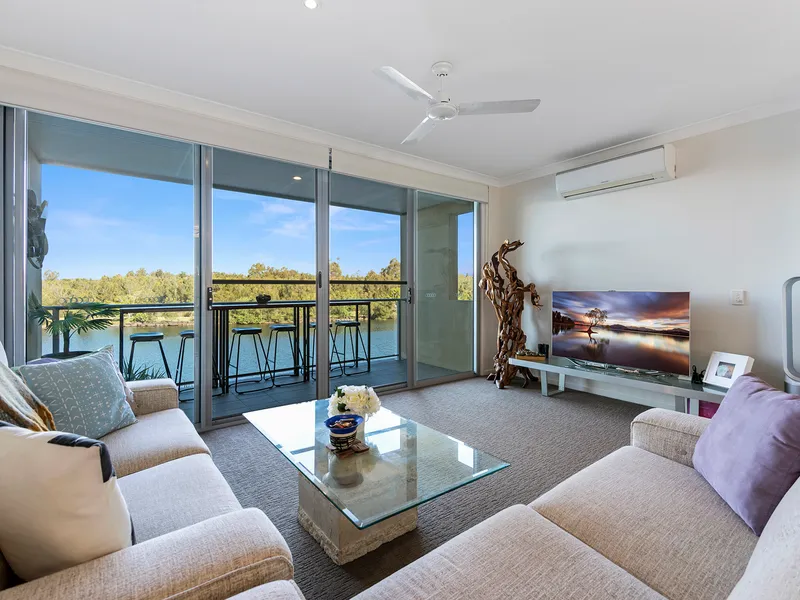 Unique Lake Front Villa - BLUECHIP REAL ESTATE, PRICED TO SELL!