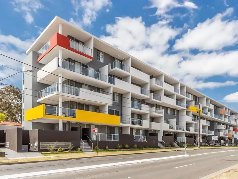 2 BEDROOM 2 BATHROOM APARTMENT