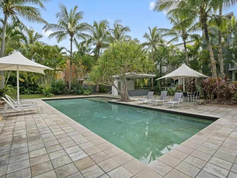 Plush Resort-Style Beauty!