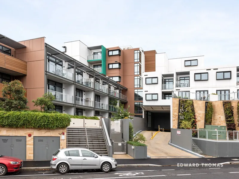 MODERN TWO BEDROOM APARTMENT