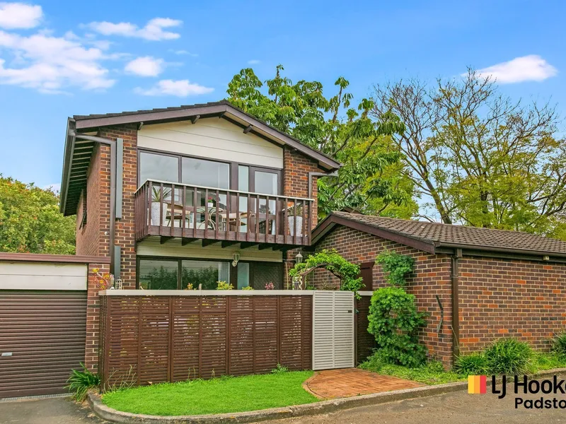 A Tranquil and Private Townhouse in a Highly Regarded Community