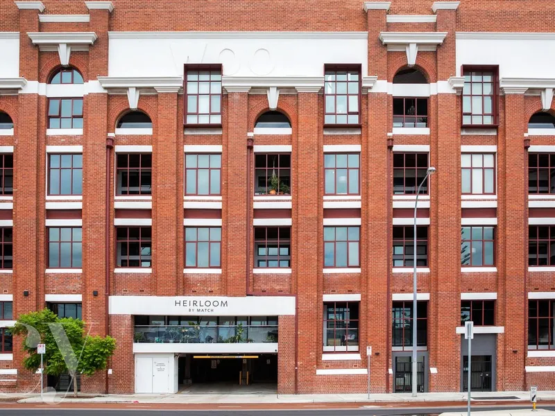 URBAN HERITAGE LIVING ON THE HARBOUR