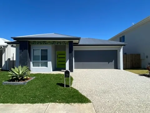 Lowset home in fantastic lakeside suburb