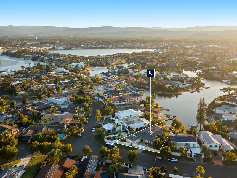 Auction On-Site, Friday 23 September at 10am