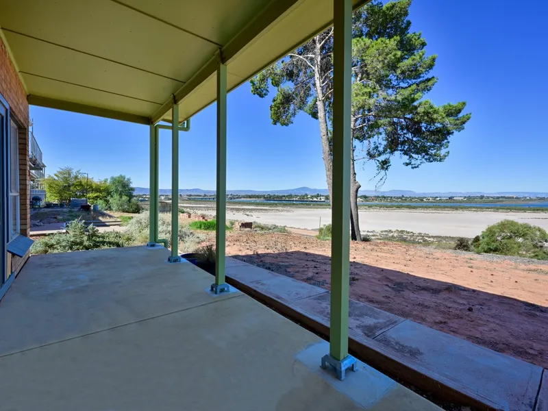 AUCTION - Clifftops opportunity not to be missed